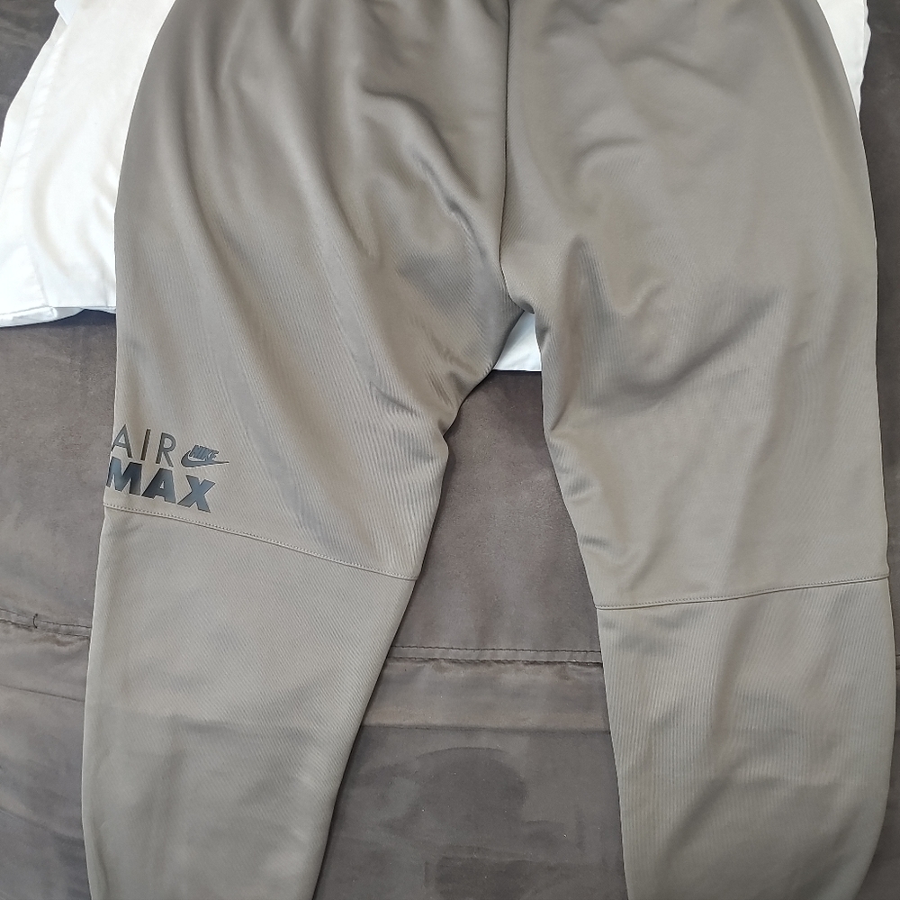 Nike Air Max Joggers Sweatpants Olive Grey Men's BNWT - Picture 12 of 16